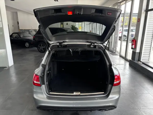 Mercedes-Benz C 200 d AMG Line 16