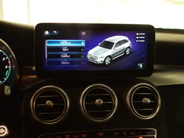 Mercedes-Benz GLC 300 de 4Matic 18