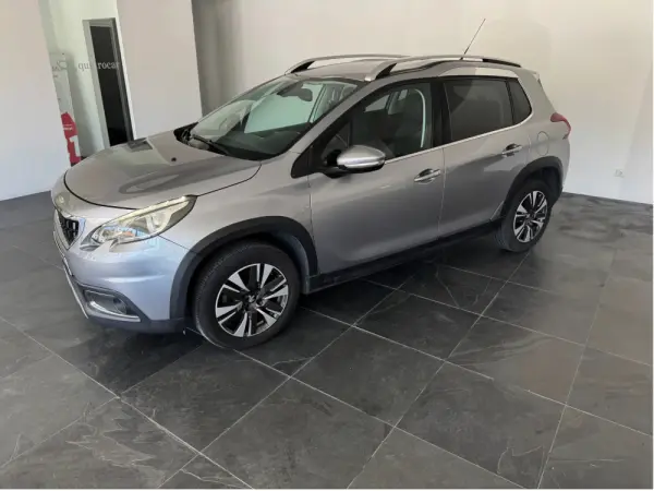 Peugeot 2008 1.2 PureTech Allure 3