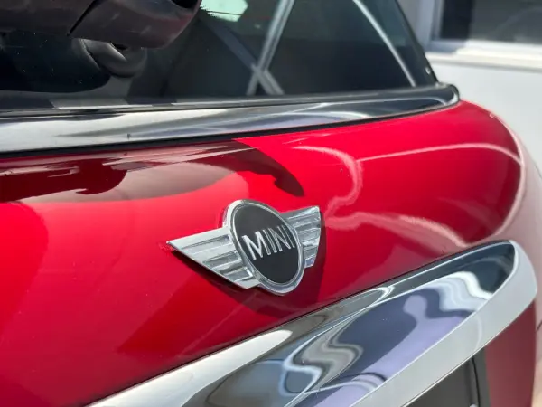 MINI 3 Portas Cooper D 15