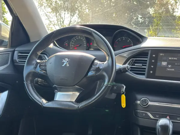 Peugeot 308 SW 1.6 BlueHDi Allure 16