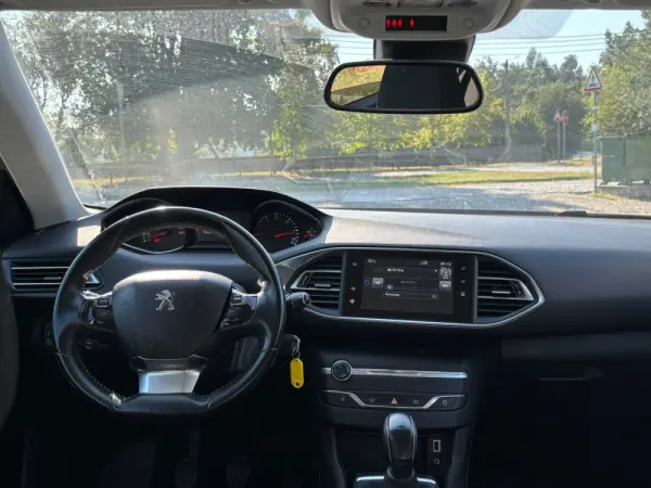 Peugeot 308 SW 1.6 BlueHDi Allure 8