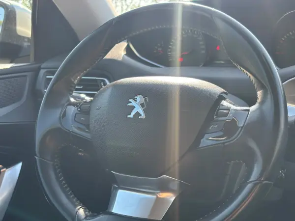 Peugeot 308 SW 1.6 BlueHDi Allure 15