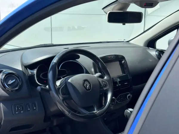 Renault Clio Outro 6
