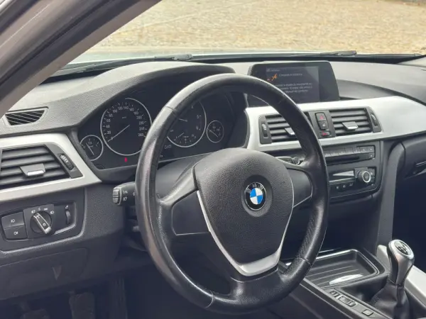 BMW 316 d Pack M 9