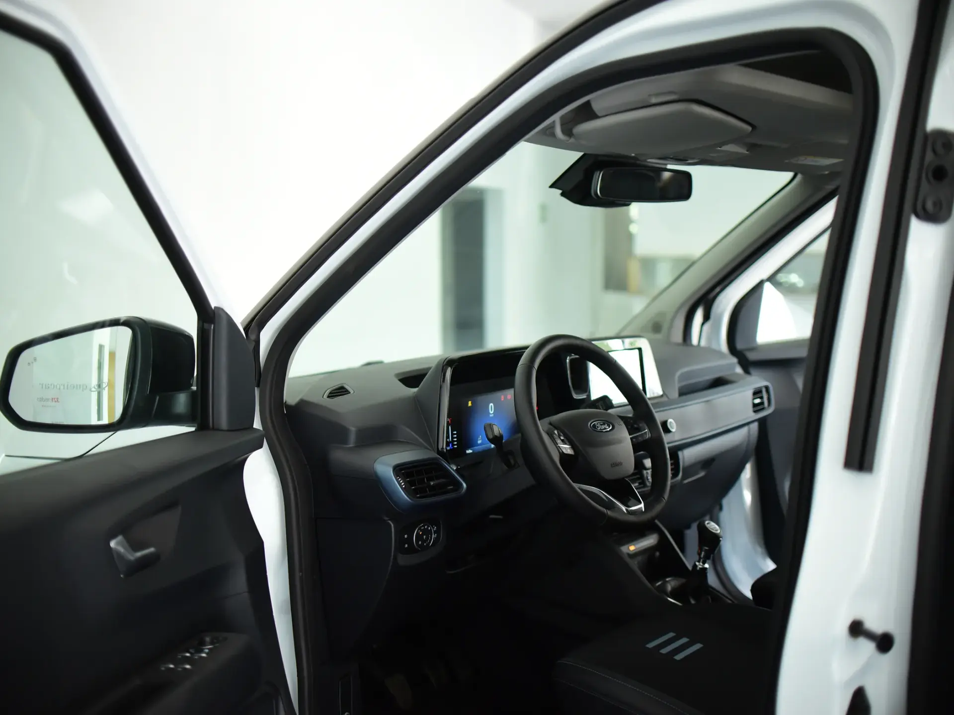 Ford Tourneo Courier 1.0 EcoBoost Active 21