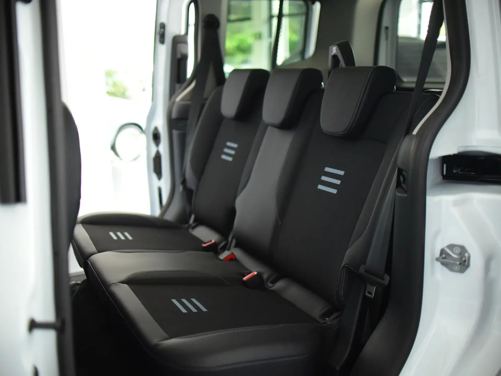 Ford Tourneo Courier 1.0 EcoBoost Active 27