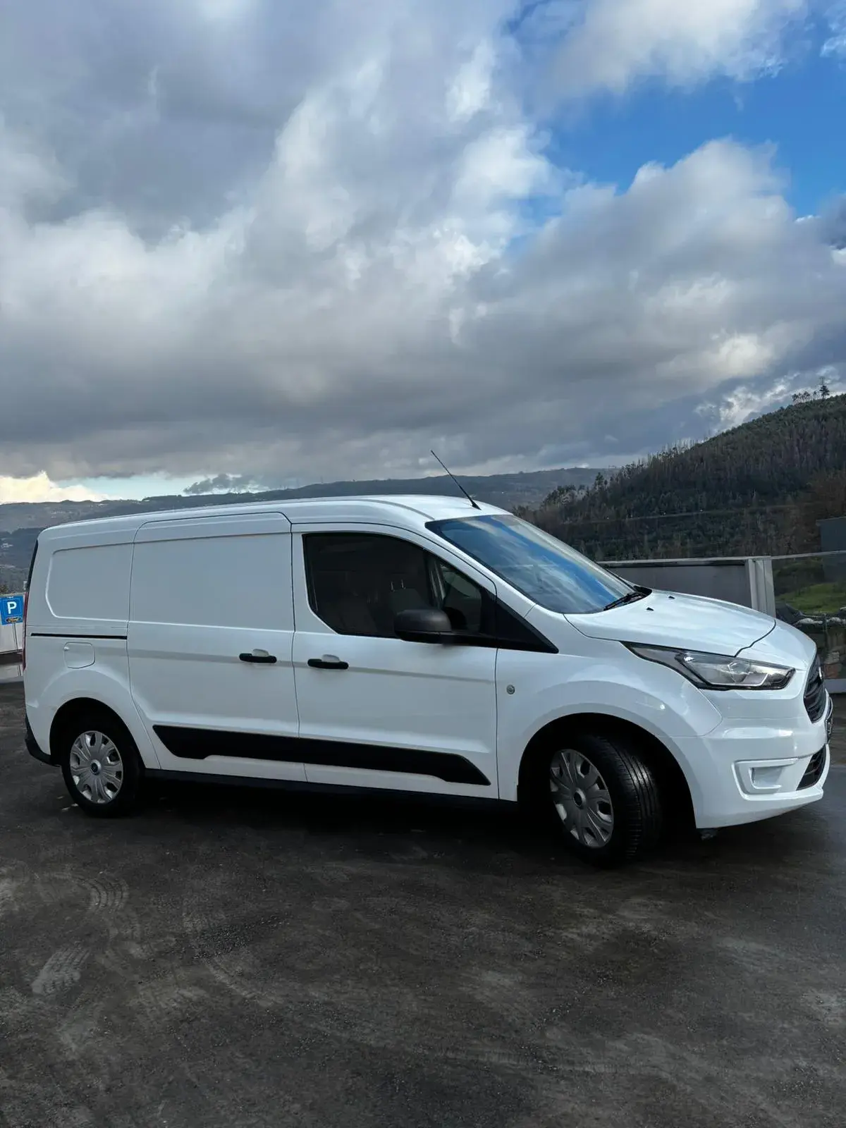 Ford Transit Connect 1.5 TDCi 240 L2 Ambiente 3