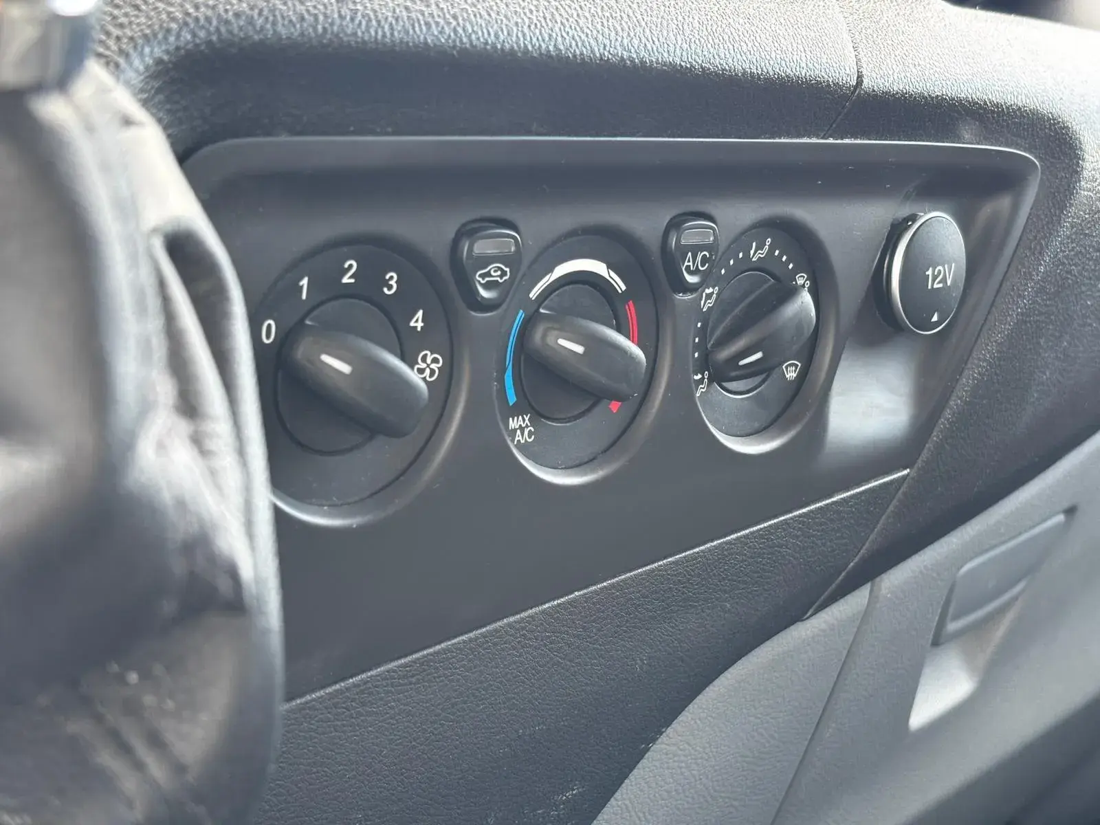 Ford Transit Custom 260L1 2.0 TDCi H1-Tecto Baixo Ambiente 9