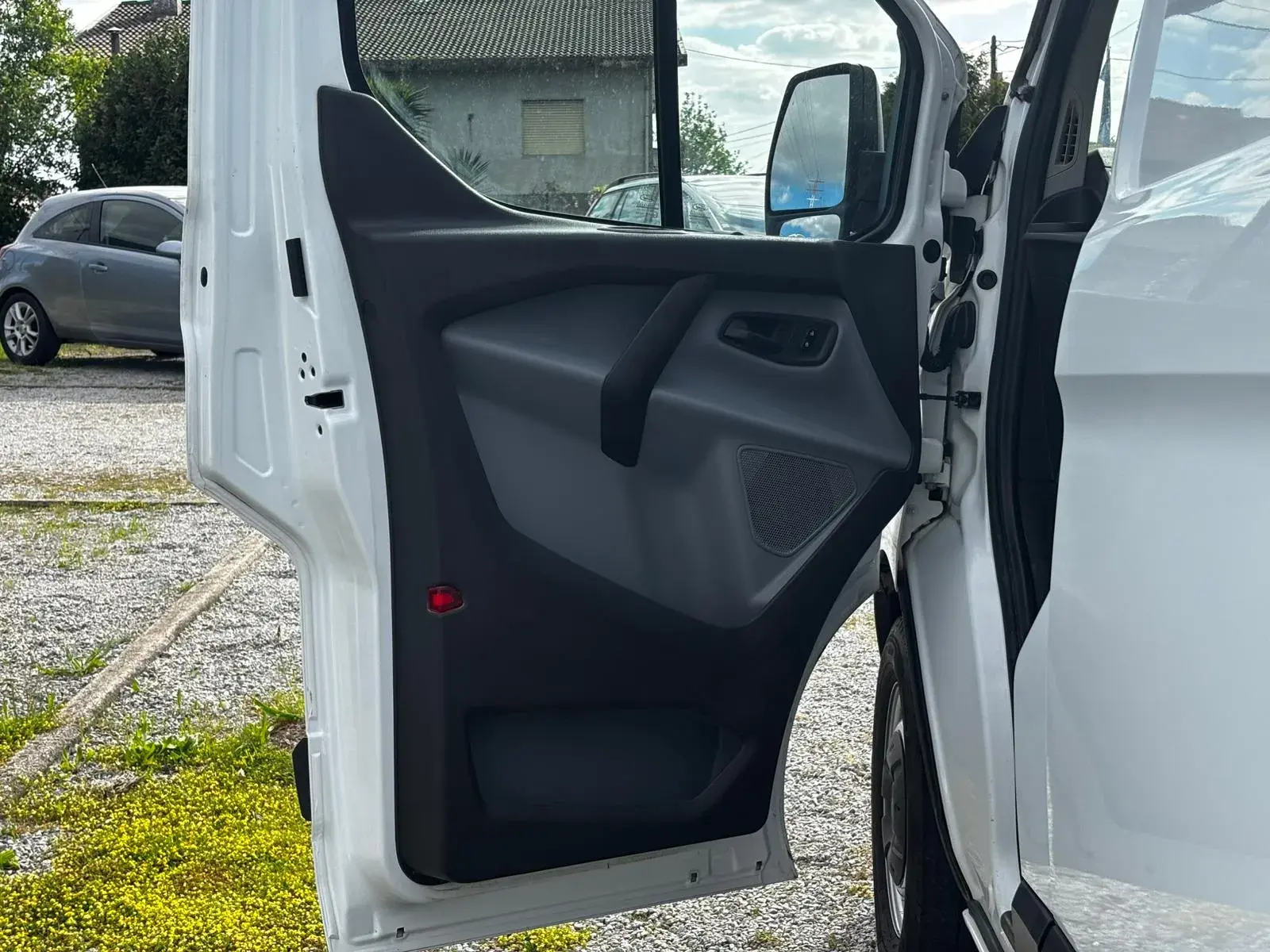 Ford Transit Custom 260L1 2.0 TDCi H1-Tecto Baixo Ambiente 10