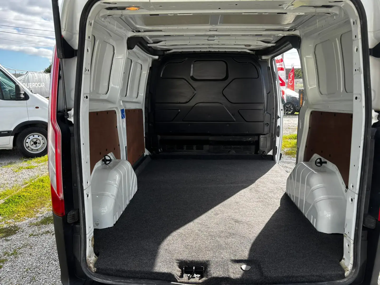 Ford Transit Custom 260L1 2.0 TDCi H1-Tecto Baixo Ambiente 14