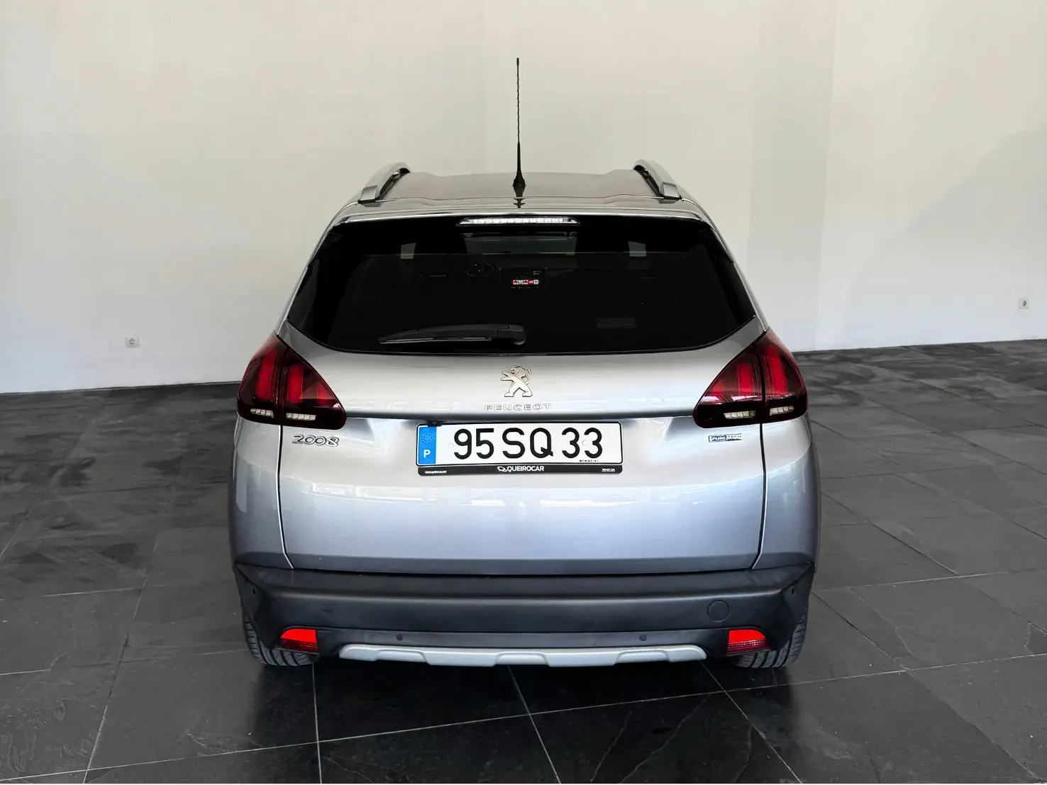 Peugeot 2008 1.2 PureTech Allure 4