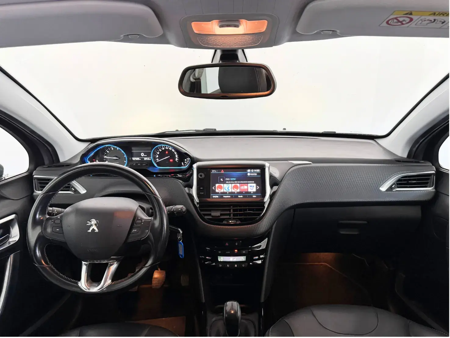 Peugeot 2008 1.2 PureTech Allure 11