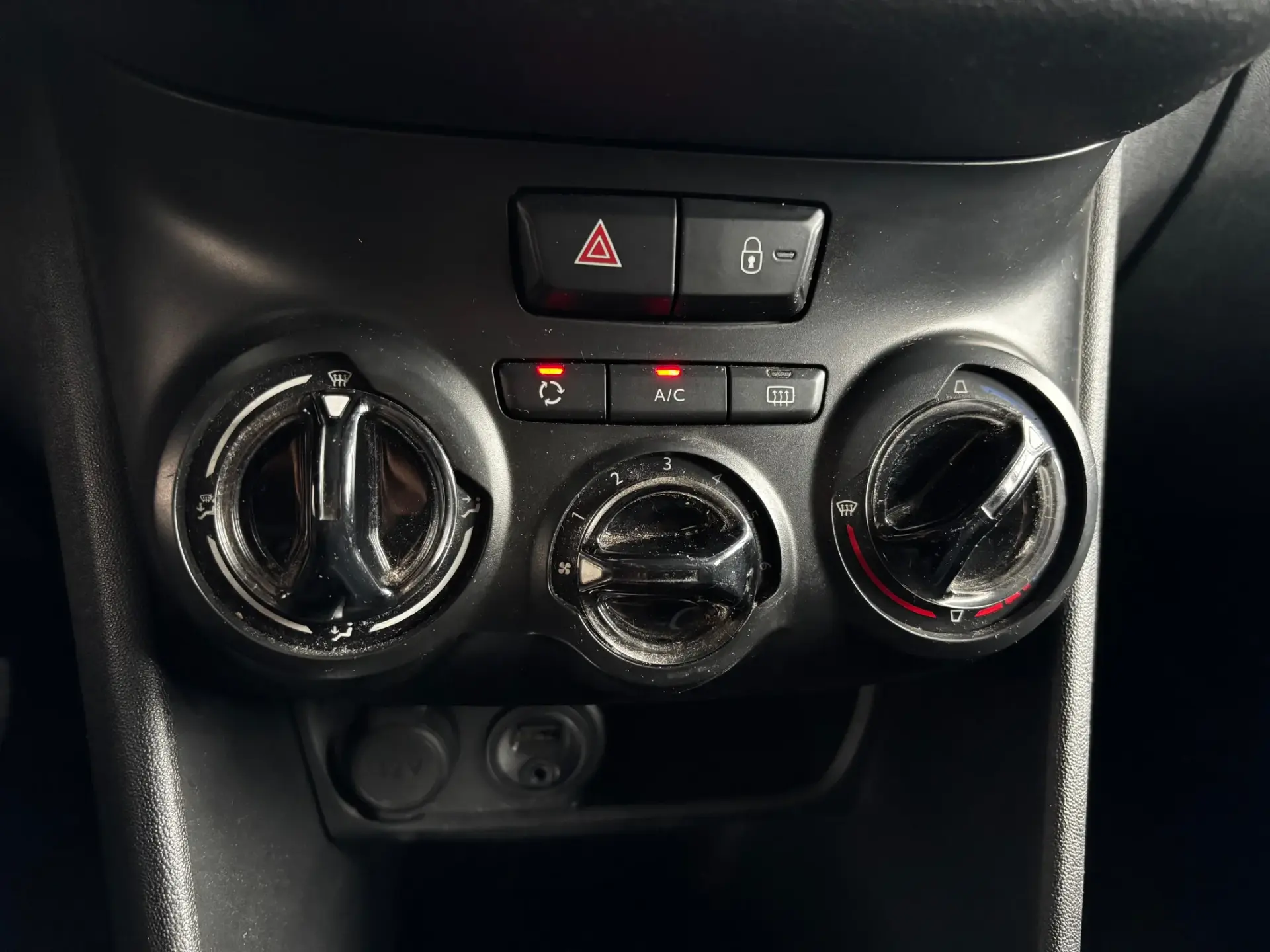 Peugeot 208 1.2 VTi Access 11