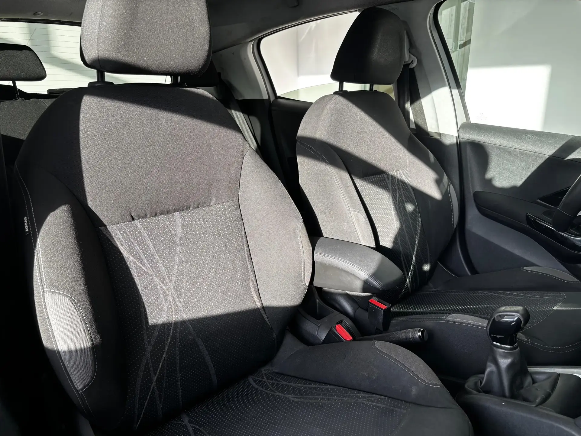 Peugeot 208 1.2 VTi Access 13