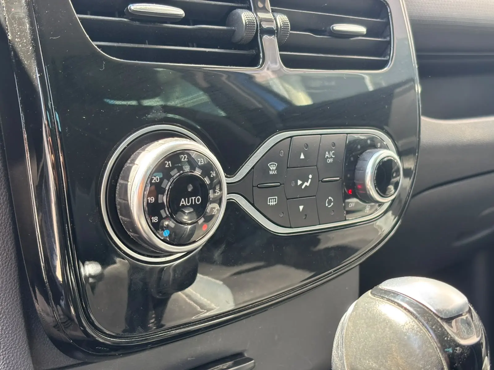 Renault Clio Outro 13