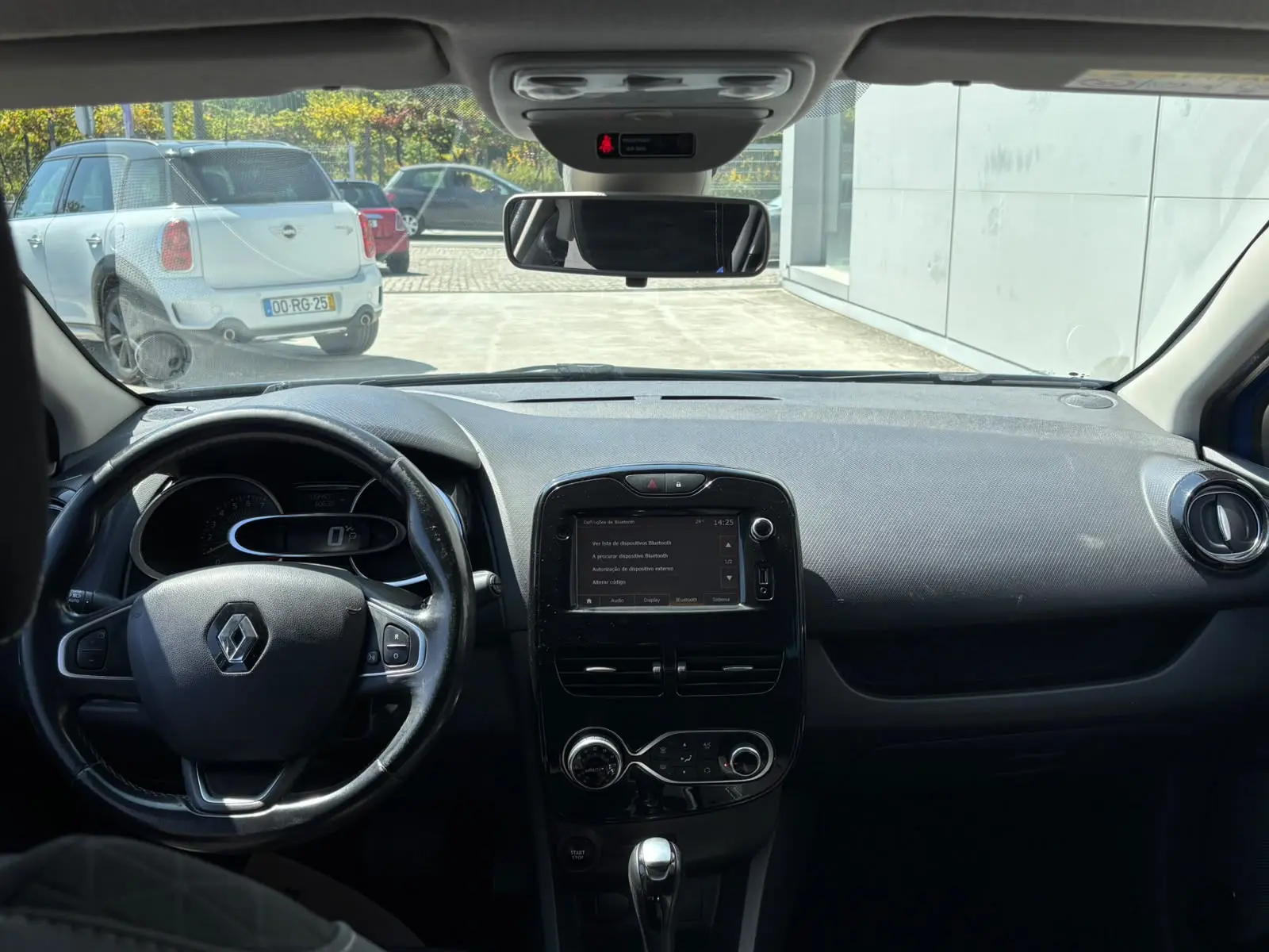 Renault Clio Outro 8
