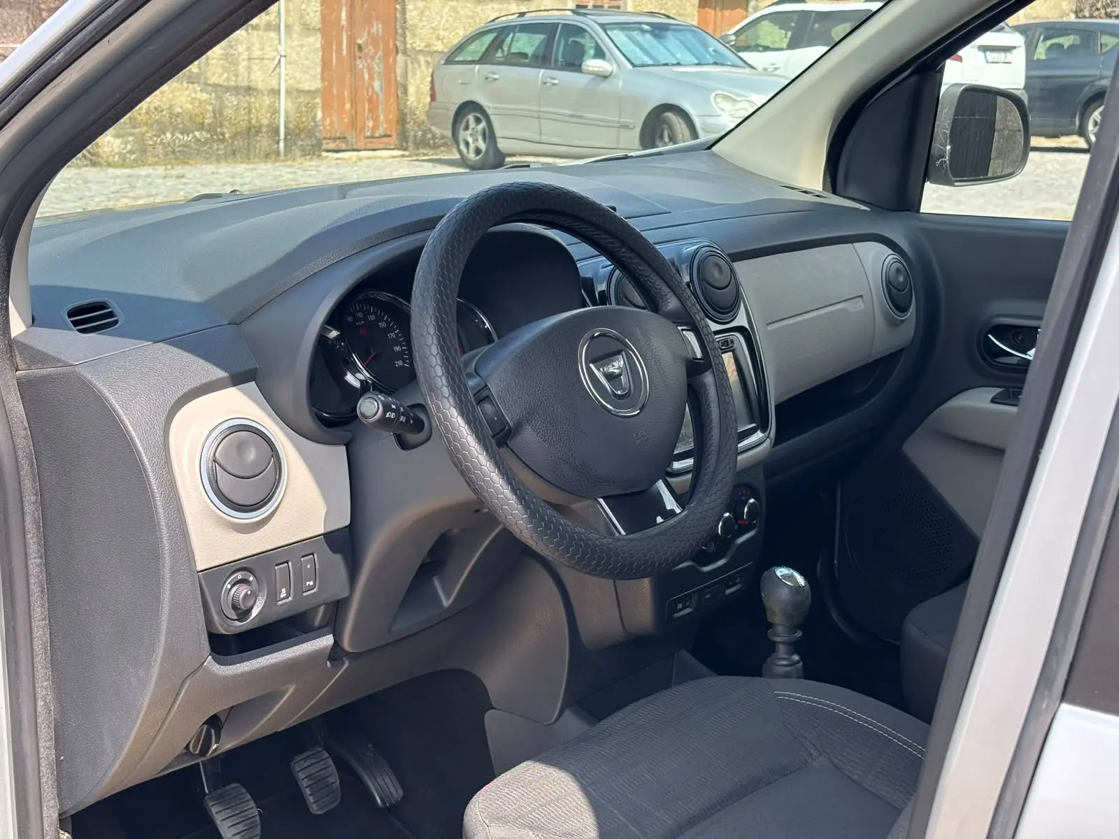 Dacia Lodgy 1.5 dCi Confort 7L 6