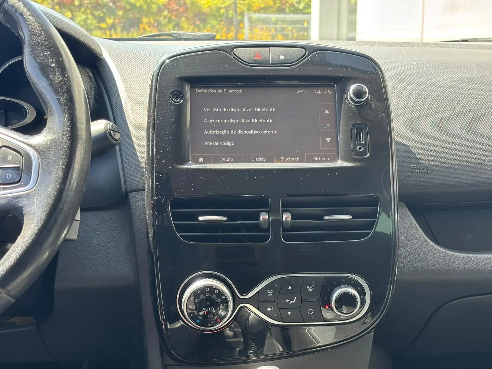 Renault Clio Outro 18