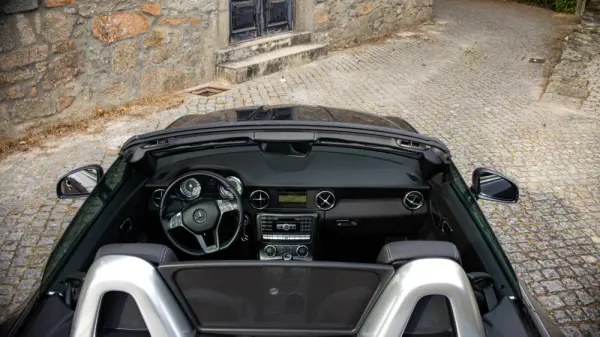 Mercedes-Benz SLK 200 Outro 26