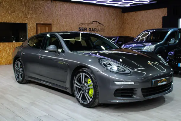 Porsche Panamera S Hybrid 34