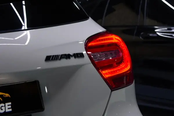 Mercedes-Benz A 45 AMG 4Matic Speedshift 7G-DCT Edition 1 5