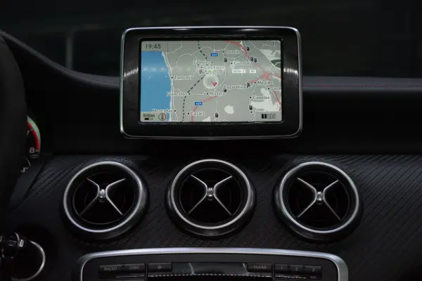 Mercedes-Benz A 45 AMG 4Matic Speedshift 7G-DCT Edition 1 32