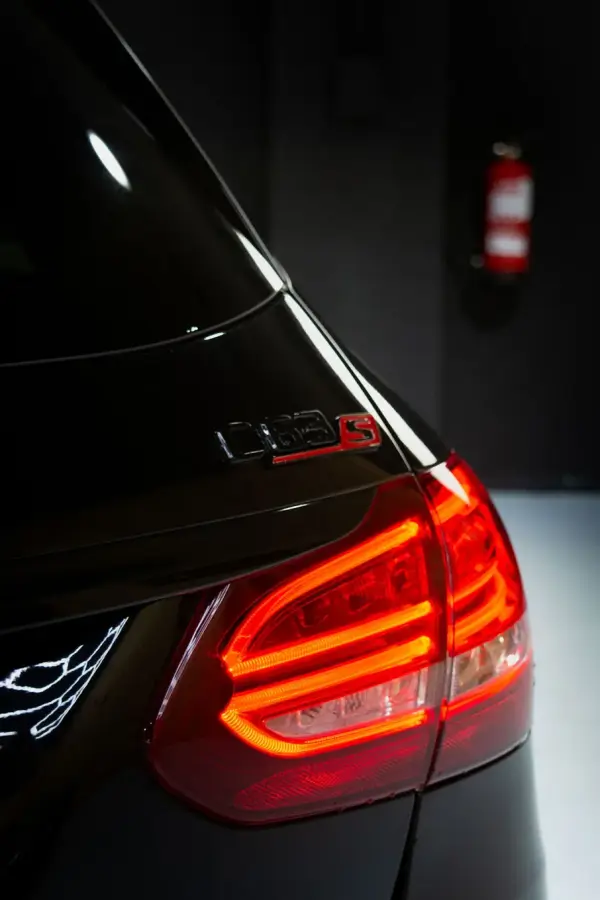 Mercedes-Benz C 63 AMG S 9