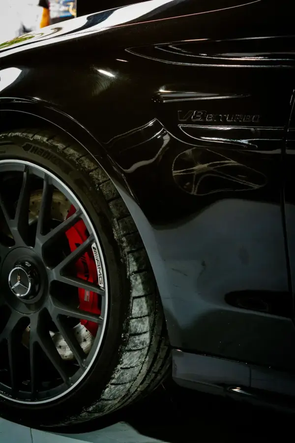 Mercedes-Benz C 63 AMG S 12