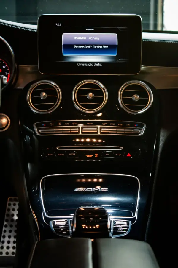 Mercedes-Benz C 63 AMG S 16