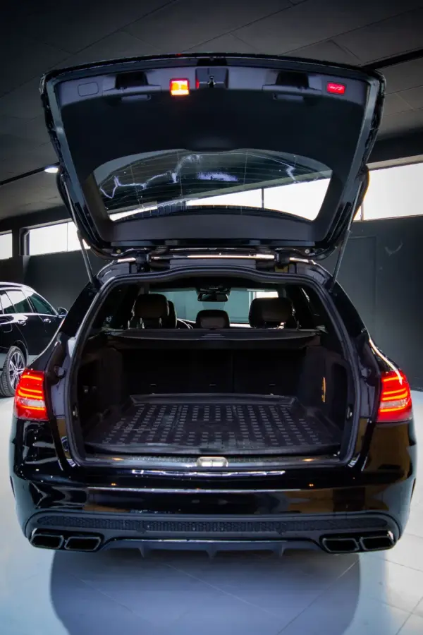 Mercedes-Benz C 63 AMG S 28