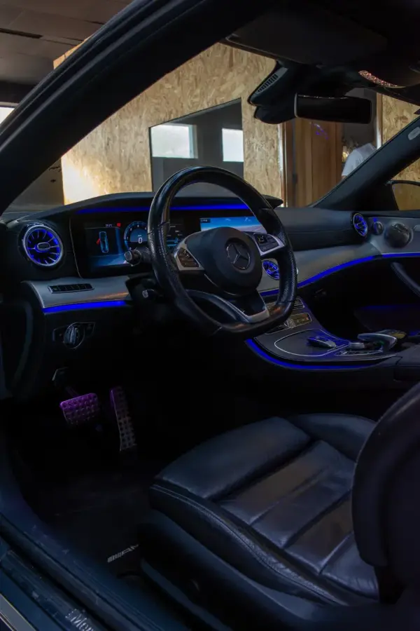 Mercedes-Benz E 220 d Coupe 9G-TRONIC Night Edition 6