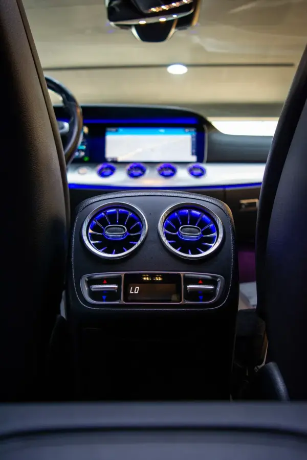 Mercedes-Benz E 220 d Coupe 9G-TRONIC Night Edition 10