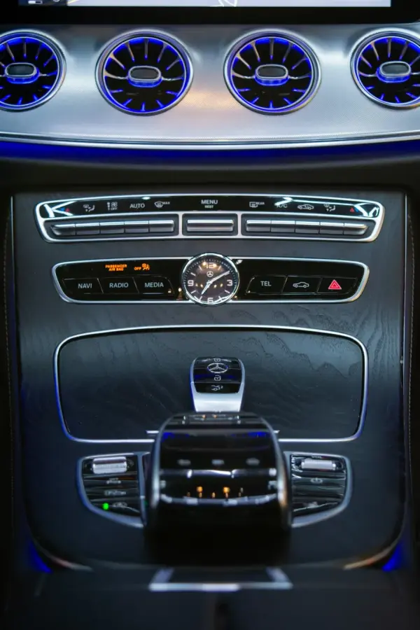 Mercedes-Benz E 220 d Coupe 9G-TRONIC Night Edition 13