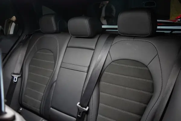 Mercedes-Benz C 300 de AMG Line 4