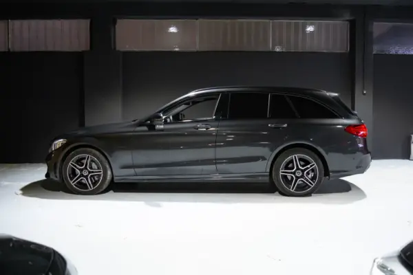 Mercedes-Benz C 300 de AMG Line 14