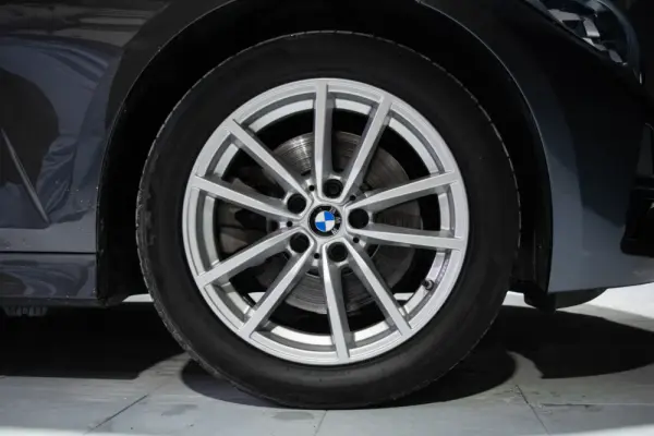 BMW 320 e Touring Aut. Advantage 5