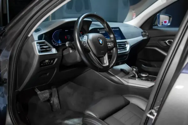 BMW 320 e Touring Aut. Advantage 17