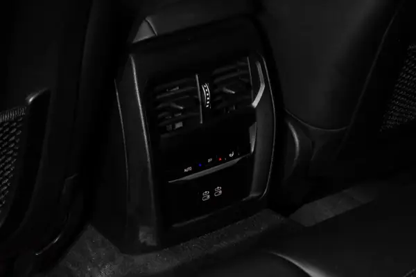 BMW 320 e Touring Aut. Advantage 29