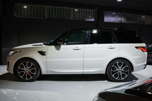Land Rover Range Rover Sport P400e Hybrid HSE 4
