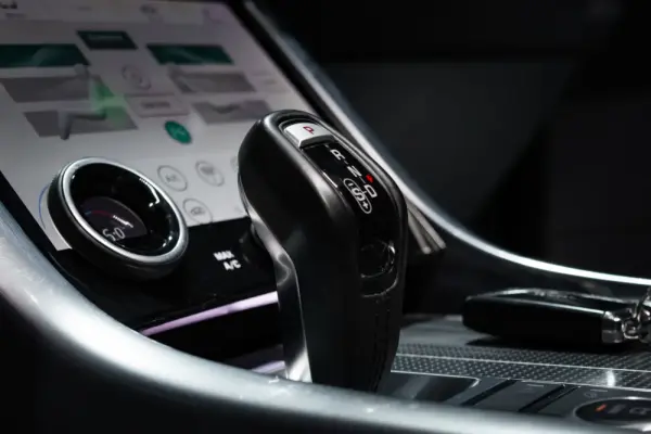 Land Rover Range Rover Sport P400e Hybrid HSE 26