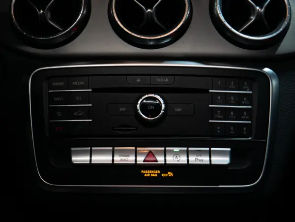 Mercedes-Benz CLA 200 d Shooting Brake AMG Line Aut. 17