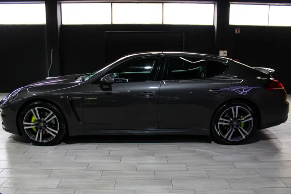 Porsche Panamera S Hybrid 13