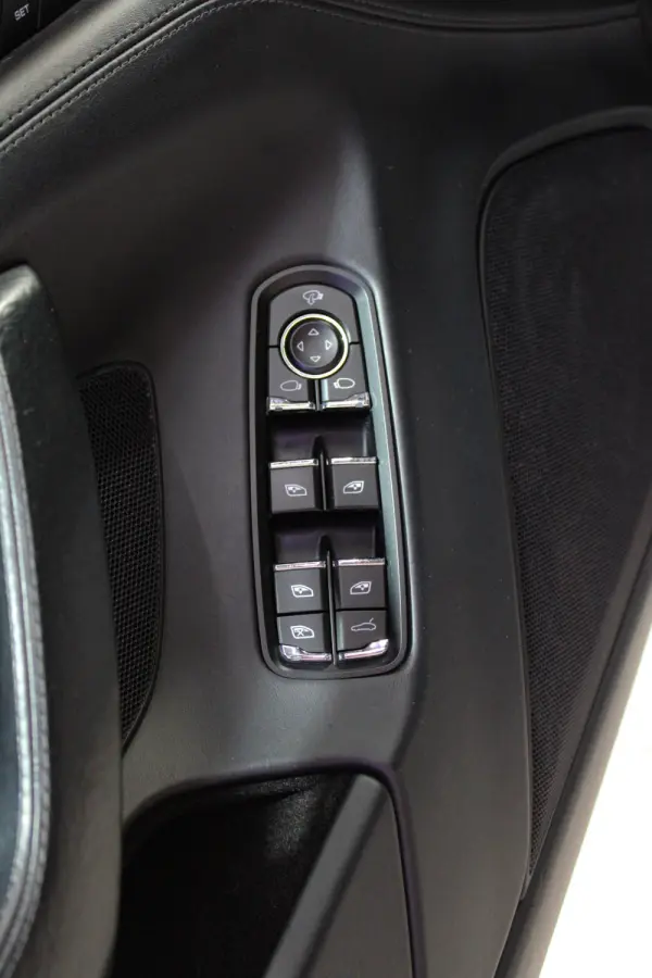 Porsche Panamera S Hybrid 47