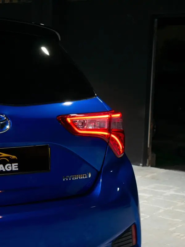 Toyota Yaris 1.5 HSD Square Collec.Blue 3