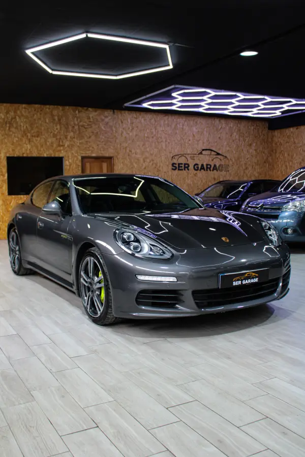 Porsche Panamera S Hybrid 35