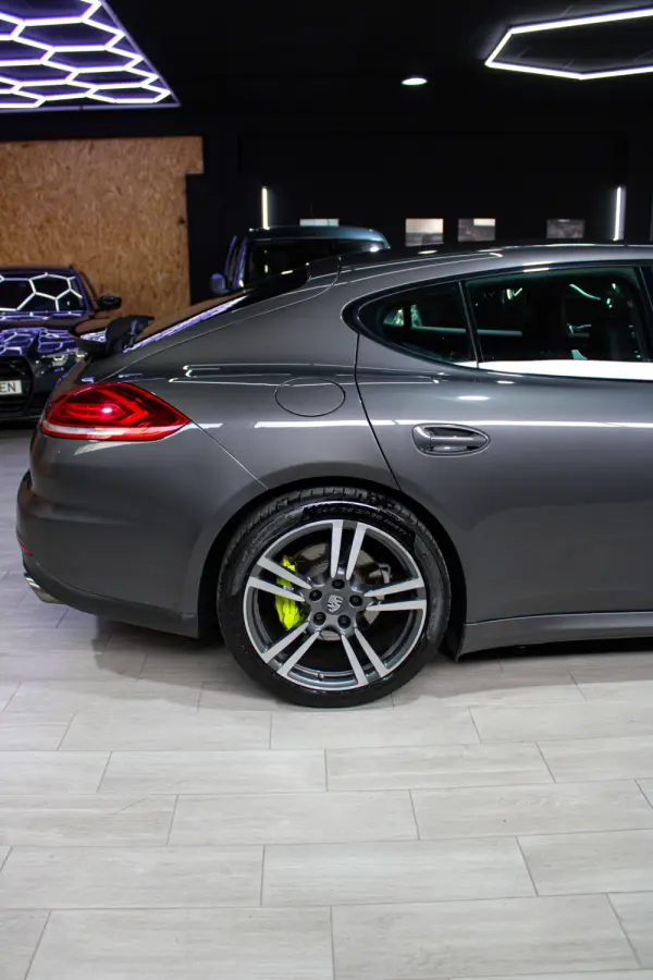 Porsche Panamera S Hybrid 27