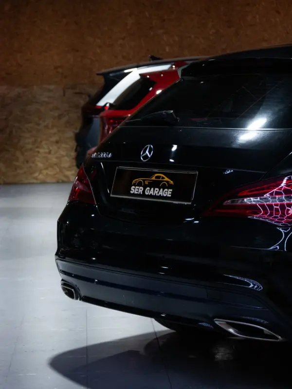 Mercedes-Benz CLA 200 d Shooting Brake AMG Line Aut. 2