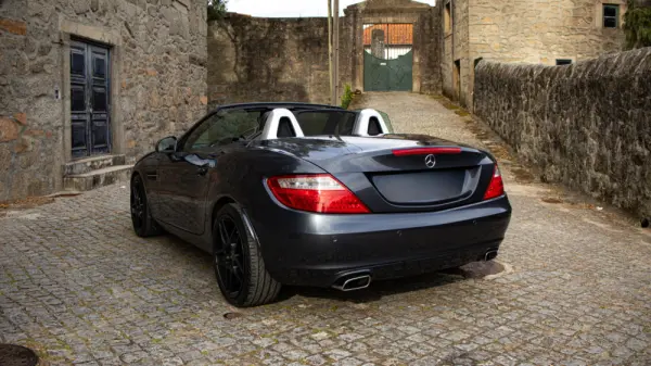 Mercedes-Benz SLK 200 Outro 24