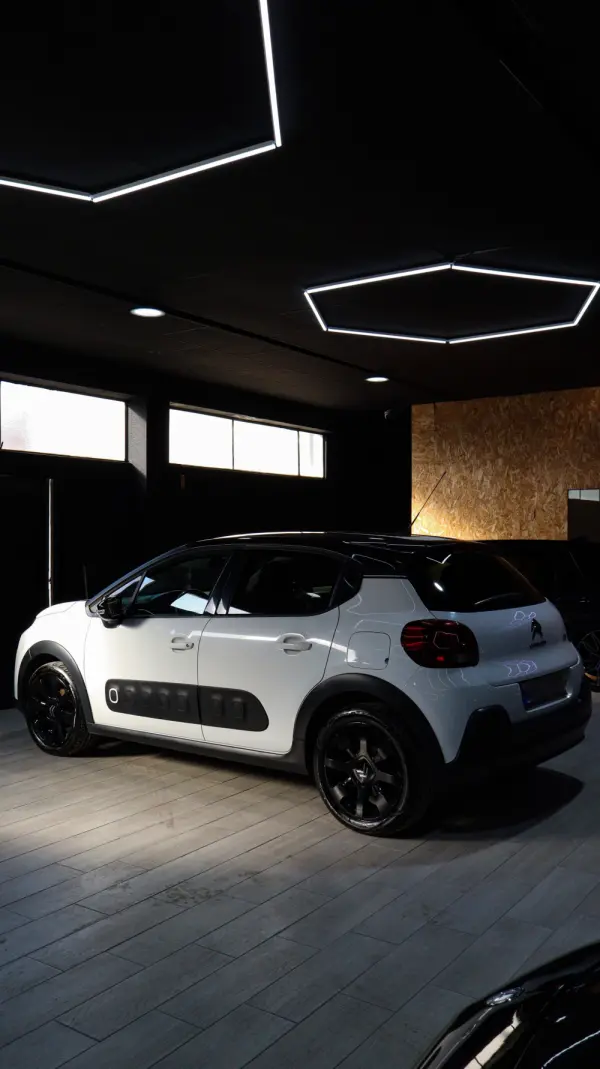 Citroen C3 1.2 PureTech Plus 9